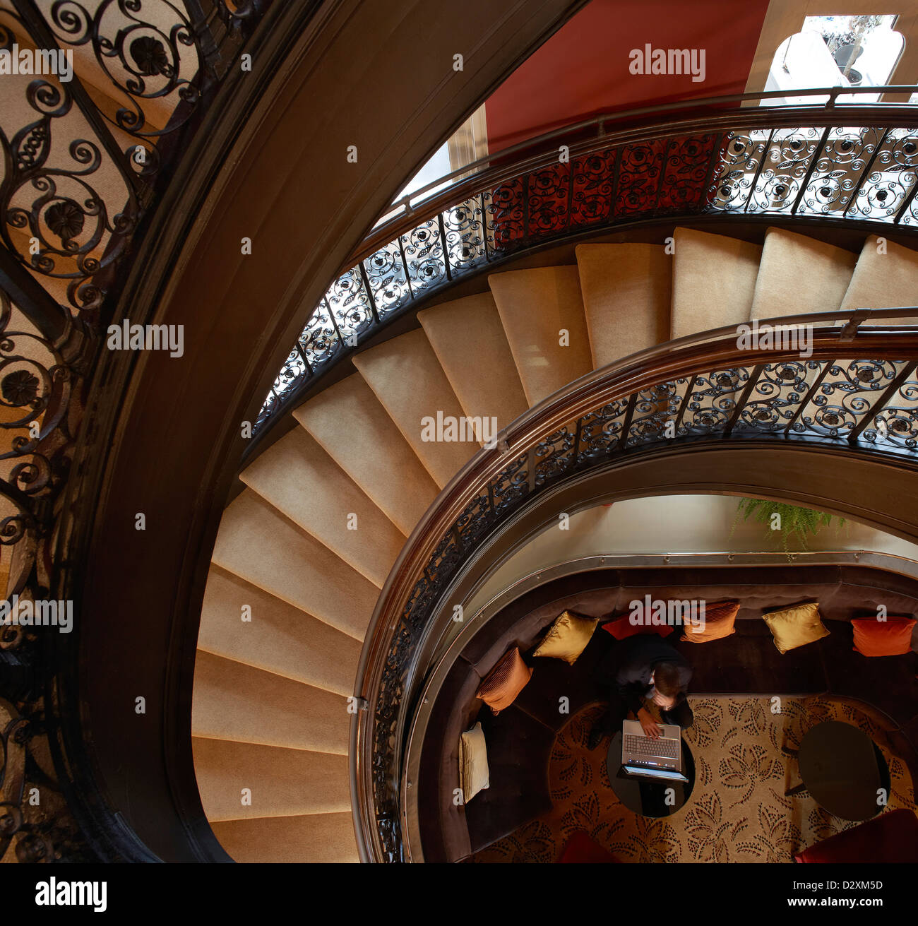 St Pancras Hotel, Londres, Royaume-Uni. Architecte : Sir Giles Gilbert Scott avec Richard Griffiths, Arc 2011. Banque D'Images