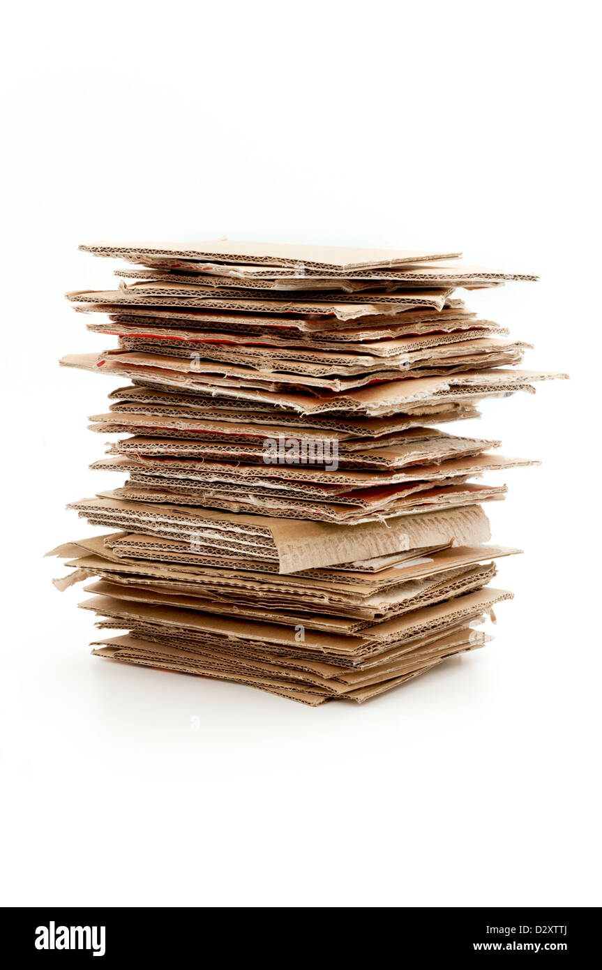 Carton ondulé sur un fond blanc Banque D'Images