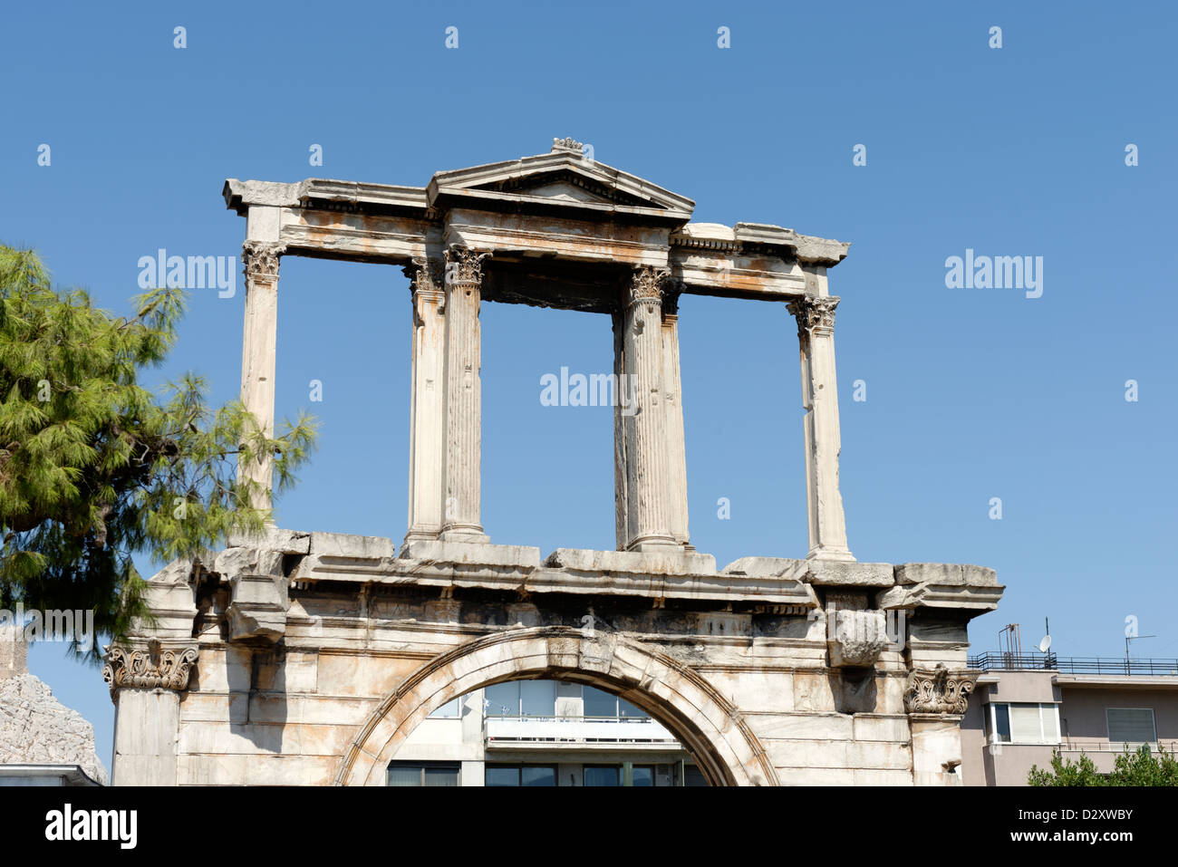 L'Arche d'Hadrien. Athènes. La Grèce. L'Arche d'Hadrien, une passerelle de Pentelic en construit par l'empereur romain Hadrien en 132 AD. Banque D'Images