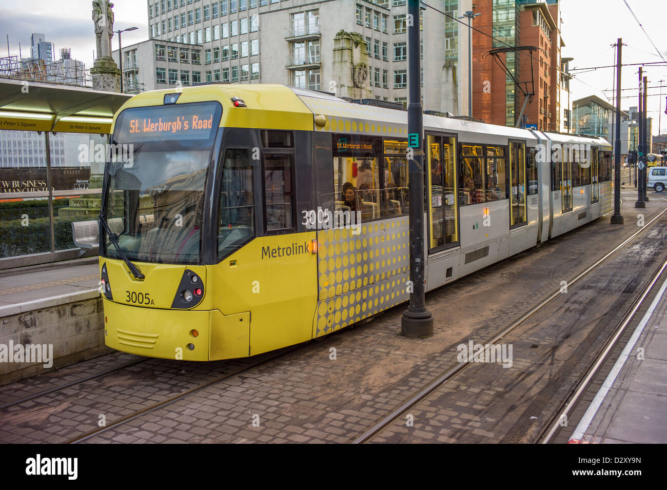 Manchester Metrolink tram à St Peters Square Station Banque D'Images