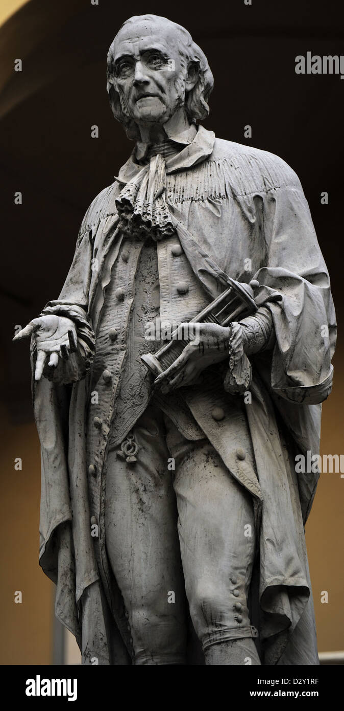 Alessandro Volta (1745-1827). Le physicien italien. Statue. L'Université de Pavie. L'Italie. Banque D'Images