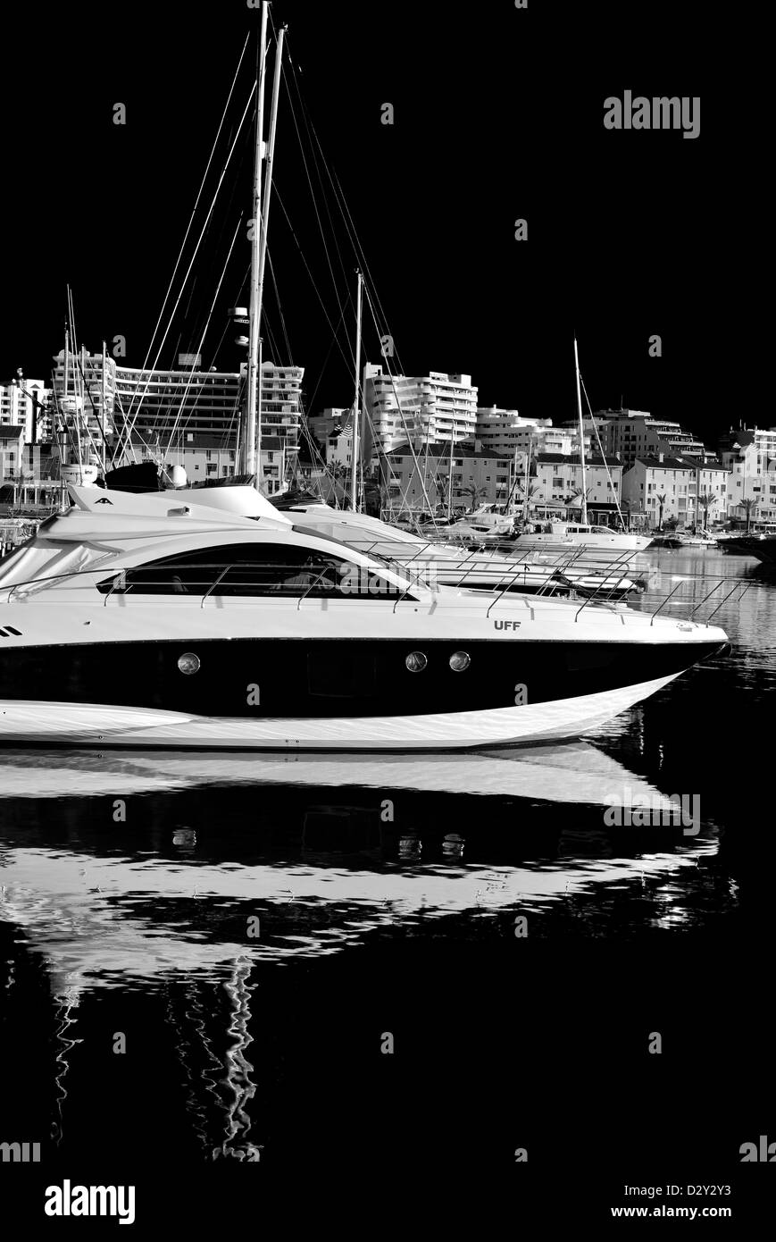 Le Portugal, l'Algarve : image en noir et blanc du port de plaisance de Vilamoura Banque D'Images