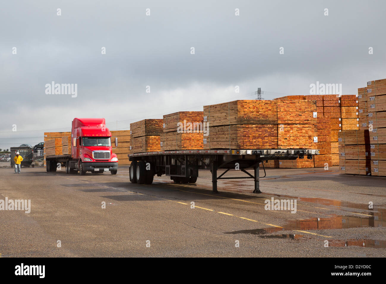 National City, Californie - le bois d'importation distribution attend au Port de San Diego. Banque D'Images