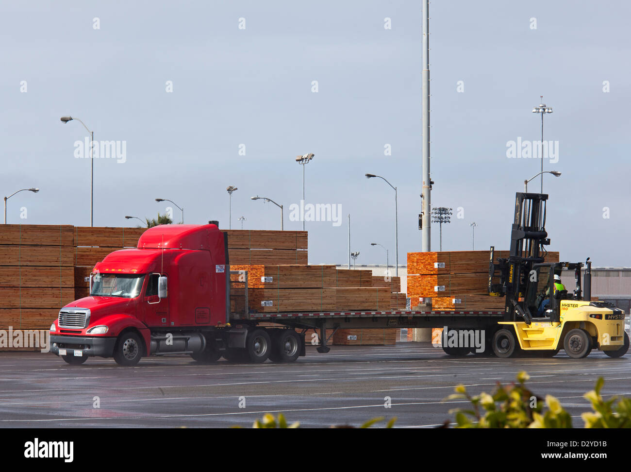 National City, Californie - le bois d'importation distribution attend au Port de San Diego. Banque D'Images