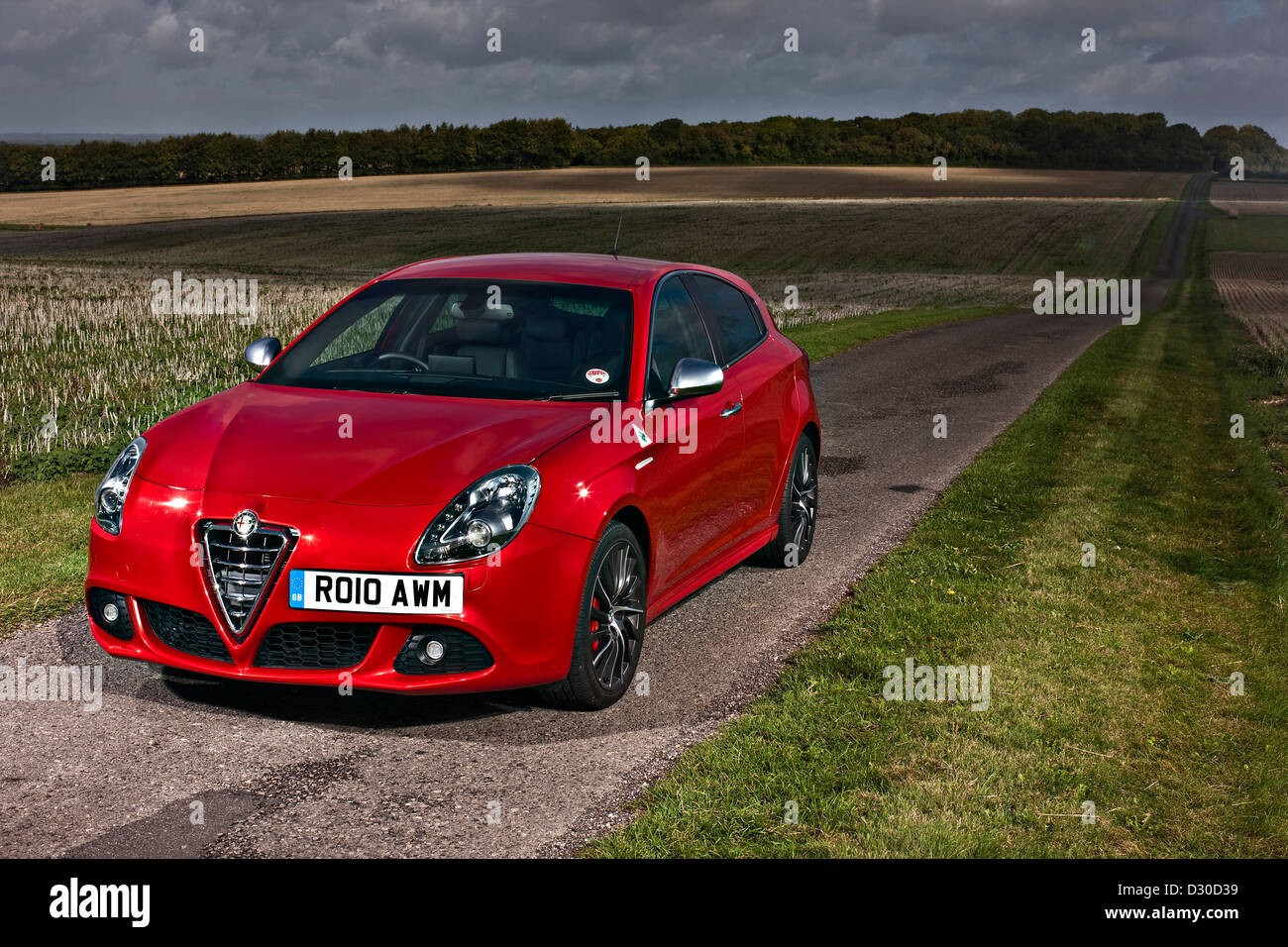 Rouge lumineux Alfa Romeo Giulietta, Winchester, England, UK Banque D'Images