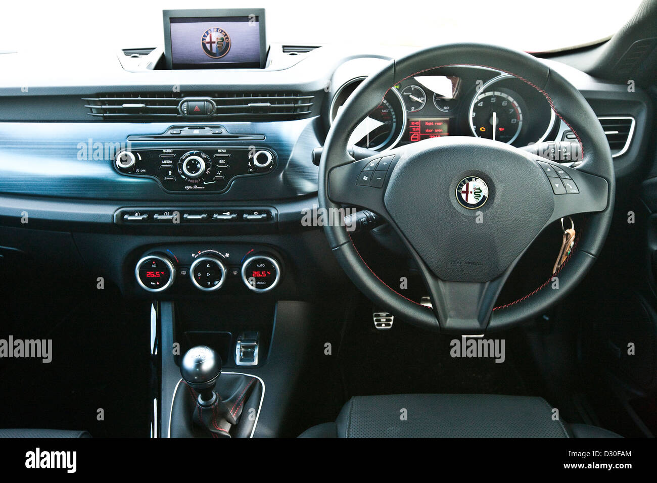 Tableau de bord de l'Alfa Romeo Giulietta Banque D'Images