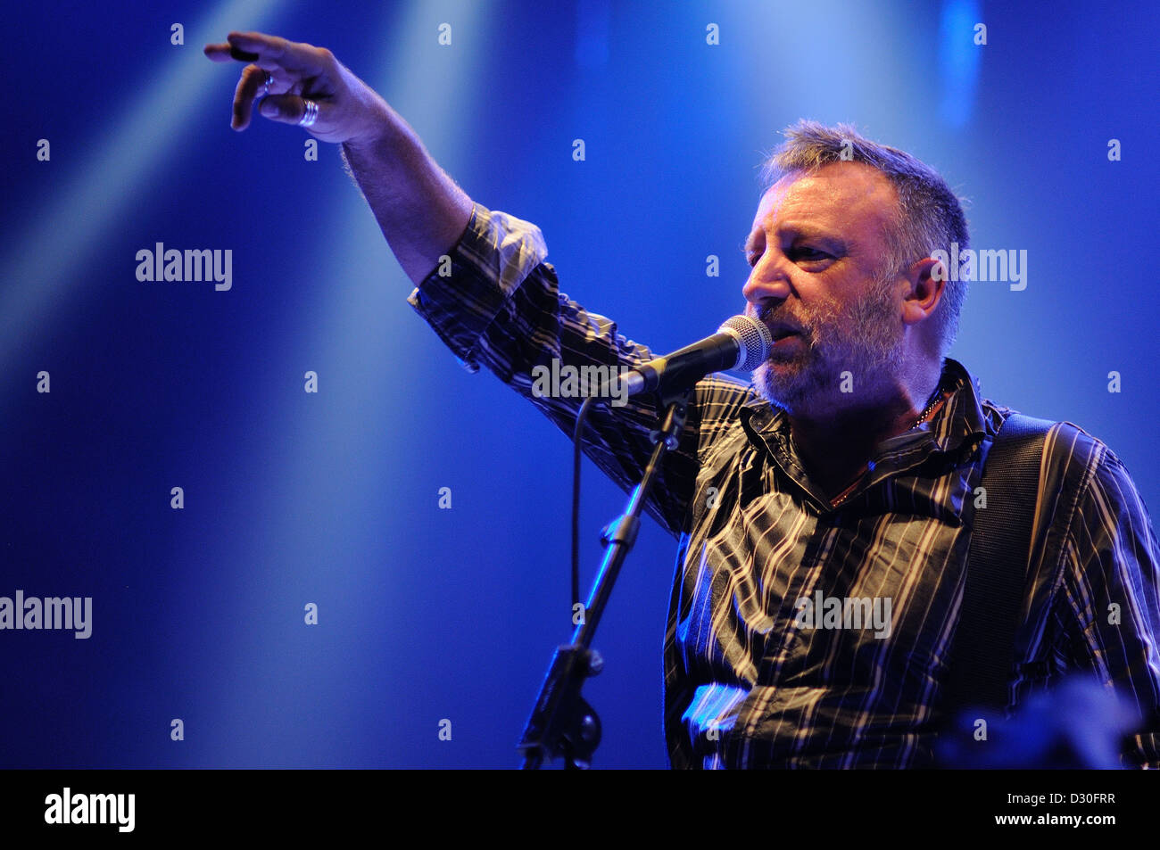 Barcelone, Espagne - 10 OCT : Peter Hook (Joy Division) fonctionne à Apolo le 10 octobre 2010 à Barcelone, Espagne. Banque D'Images