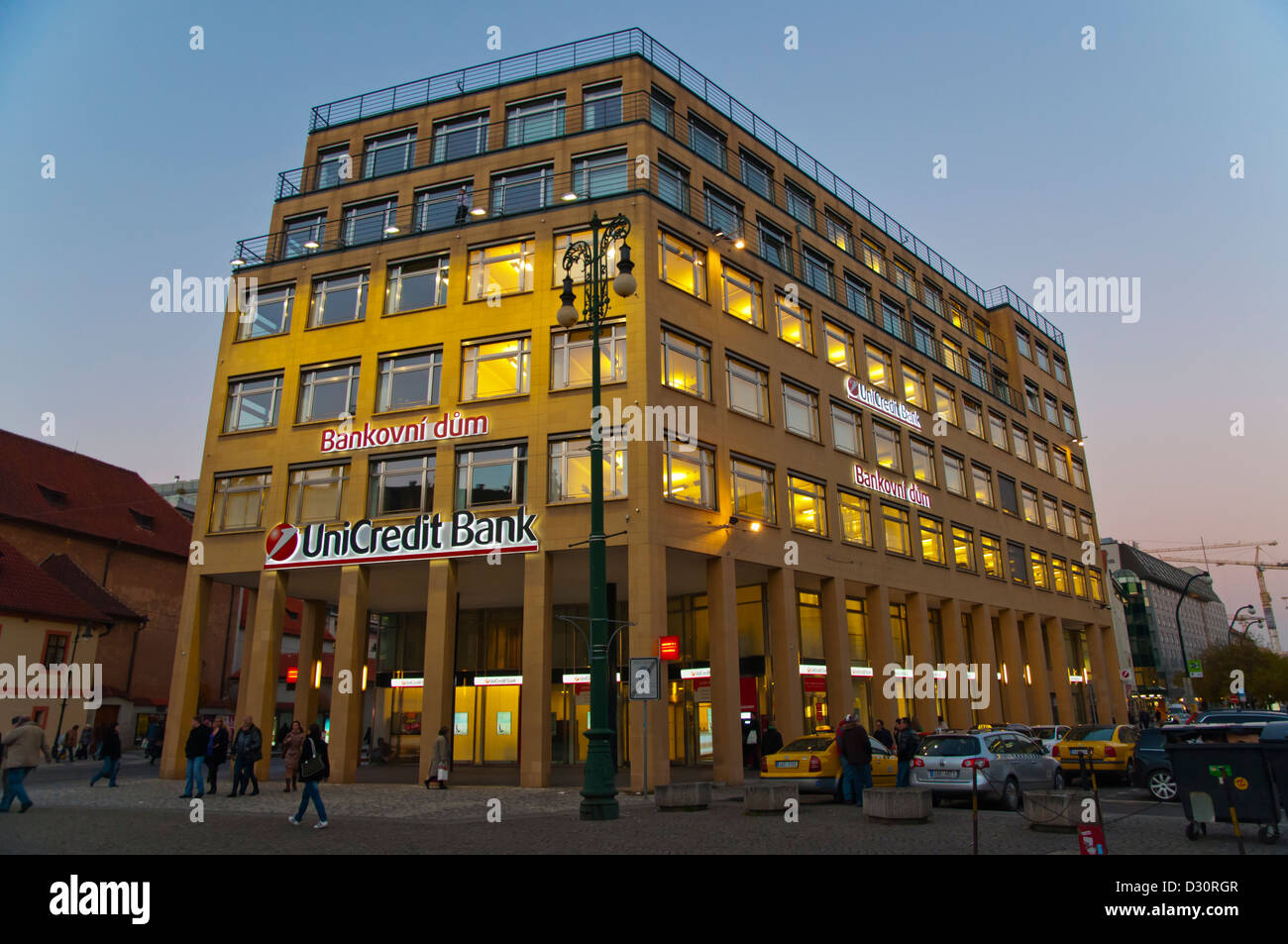 Bankovni dum bâtiment abritant la banque Unicredit bureau à la place Namesti Republiky nouvelle ville Prague République Tchèque Europe Banque D'Images