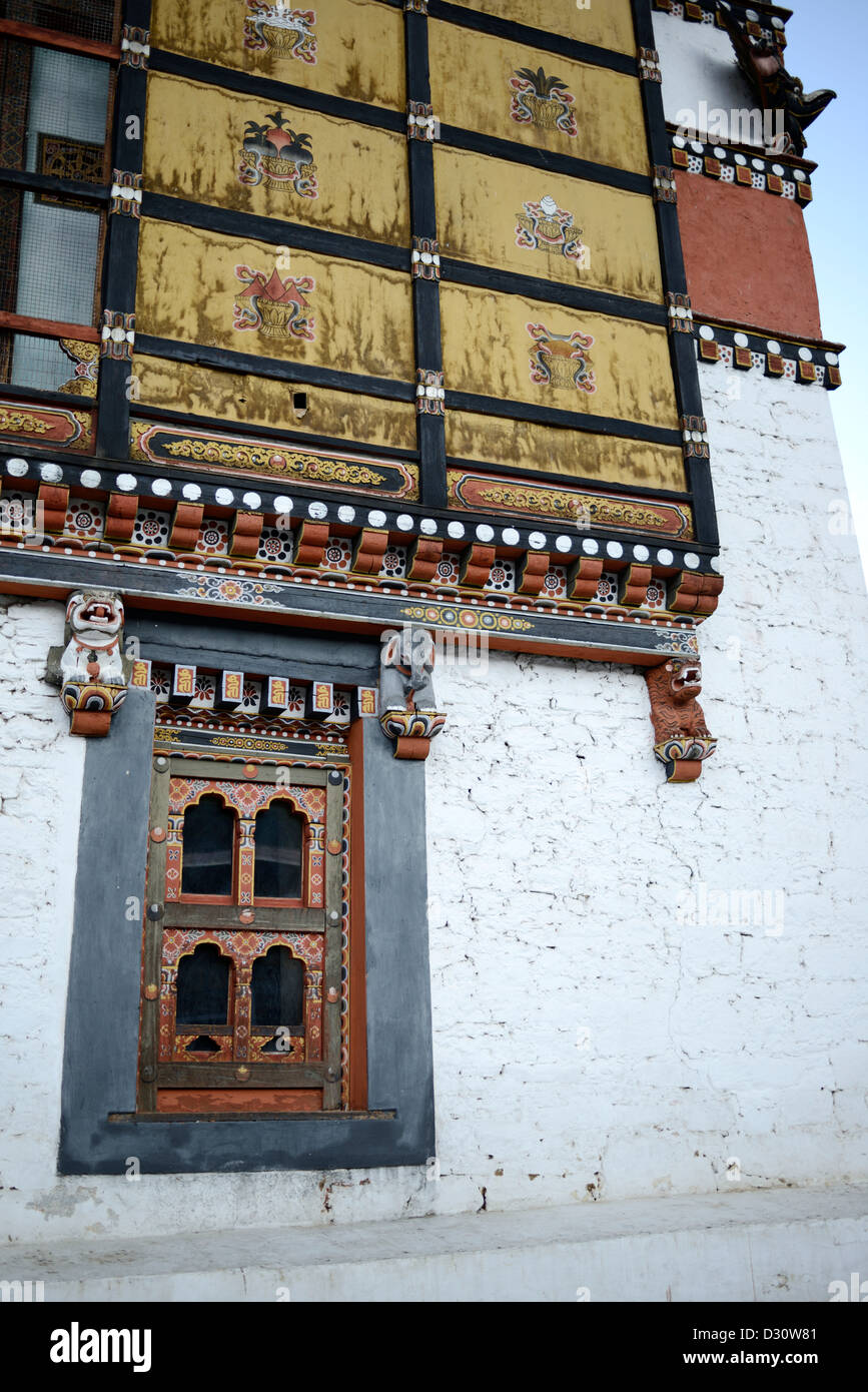 Les détails architecturaux, façade dans la cour de triage à tashi chodzong dzong, forteresse de la glorieuse religion,Bhoutan,36MPX Banque D'Images