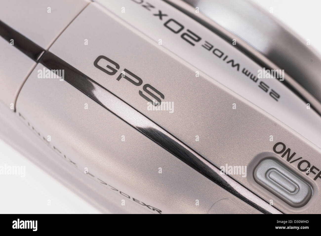 Appareil photo Fuji montrant logo GPS - Navigation par satellite construit en geopositional localise chaque photo sur Google web site Banque D'Images