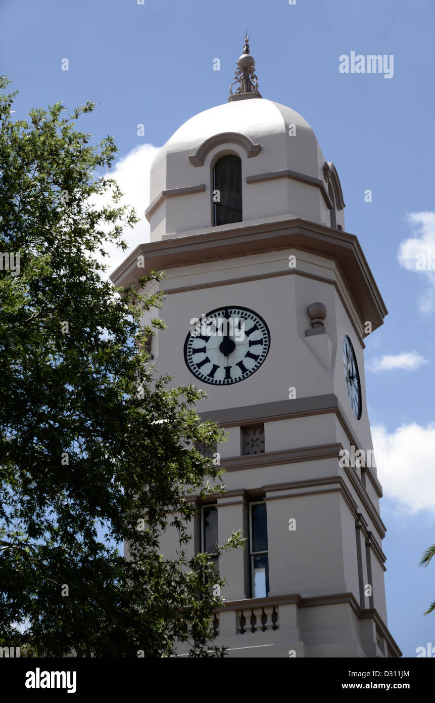 Tour d'horloge du bureau de poste Tamworth NSW Australie à 12 heures Banque D'Images