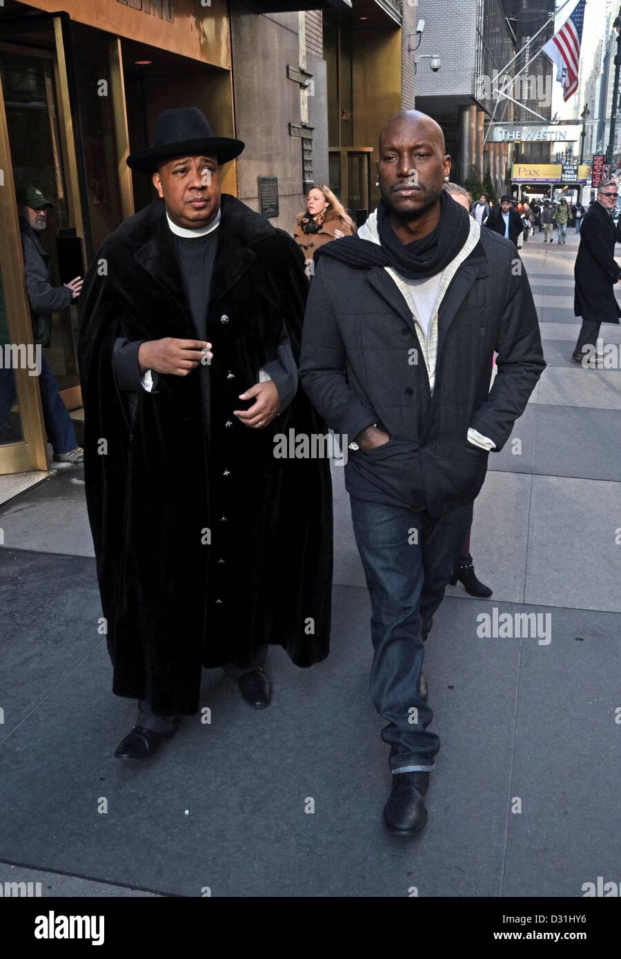 New York, USA. 6e février 2013. Rev Run aka Joseph Simmons, Tyrese Gibson dehors et environ pour la célébrité CANDIDS - Wed, 11 Studios à Pix, New York, NY Le 6 février 2013. Photo par : Derek Storm/Everett Collection/ Alamy Live News Banque D'Images