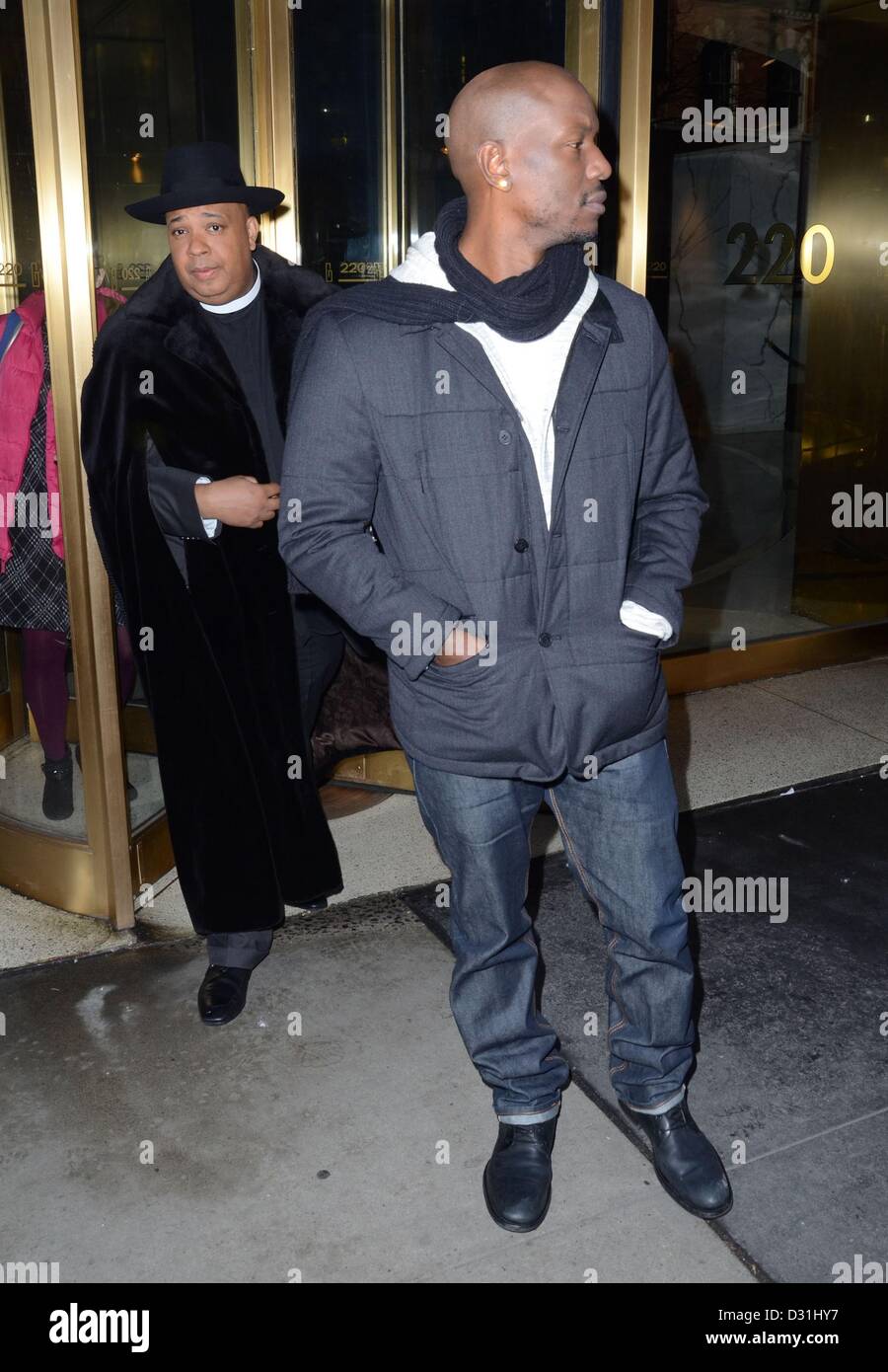 New York, USA. 6e février 2013. Rev Run aka Joseph Simmons, Tyrese Gibson dehors et environ pour la célébrité CANDIDS - Wed, 11 Studios à Pix, New York, NY Le 6 février 2013. Photo par : Derek Storm/Everett Collection/ Alamy Live News Banque D'Images