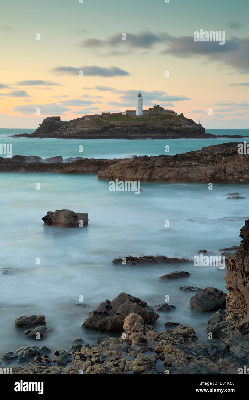 Le phare de Godrevy ; ; ; coucher du soleil ; Cornwall UK Banque D'Images