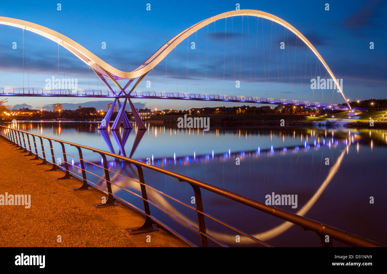 Pont de l'infini, Stockton on Tees, Cleveland, England, UK Banque D'Images