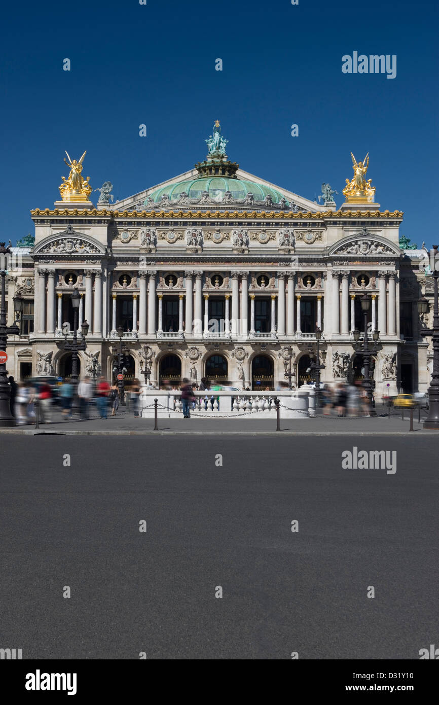 PALAIS GARNIER (©CHARLES GARNIER 1875) OPÉRA PLACE DE LA OPÉRA PARIS FRANCE Banque D'Images