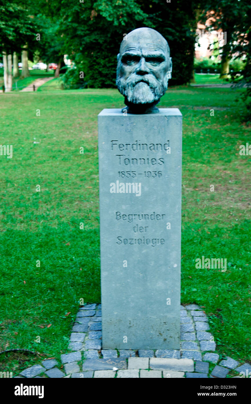Statue de Ferdinand Tonnies, inventeur de la sociologie, Husum, Schleswig-Holstein, Allemagne Banque D'Images