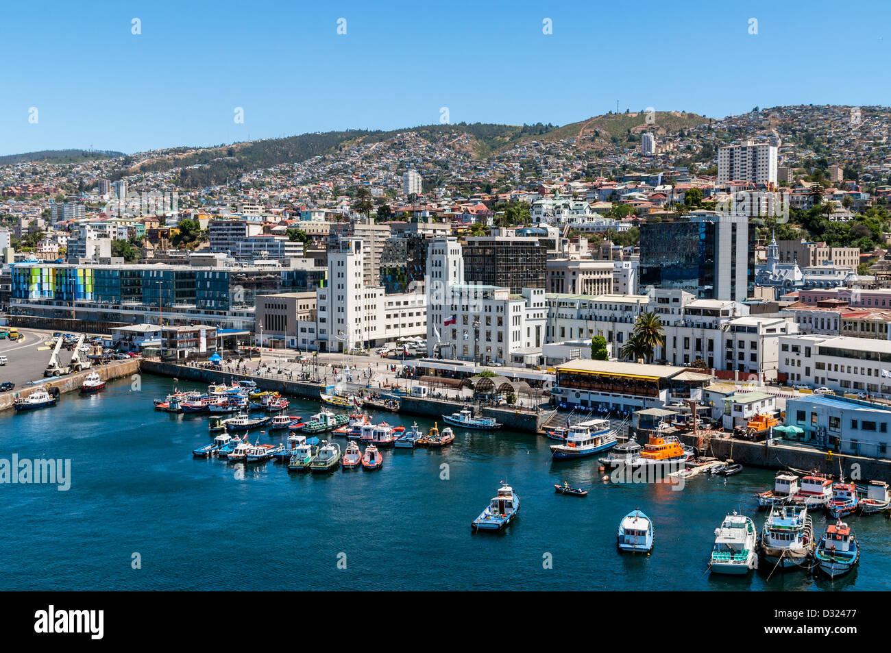 City scape de Valparaiso comme vu du port. Banque D'Images