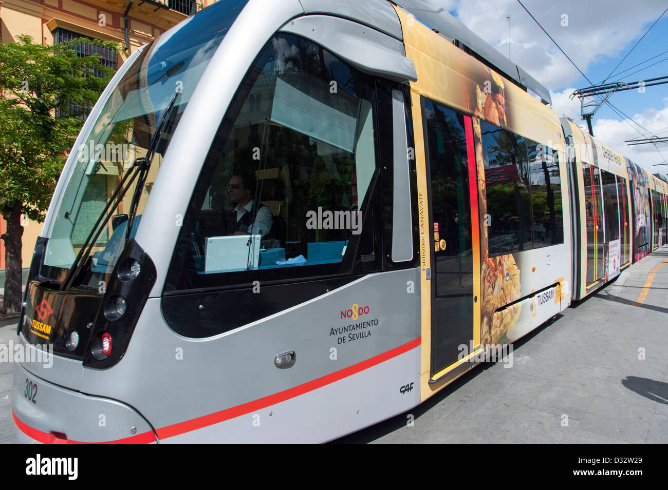 Nouveau tramway moderne Banque de photographies et d’images à haute ...