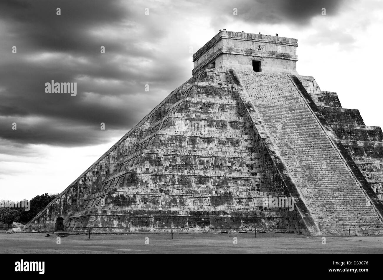 Dans Chitcen Itza pyramide Maya, Mexique Banque D'Images