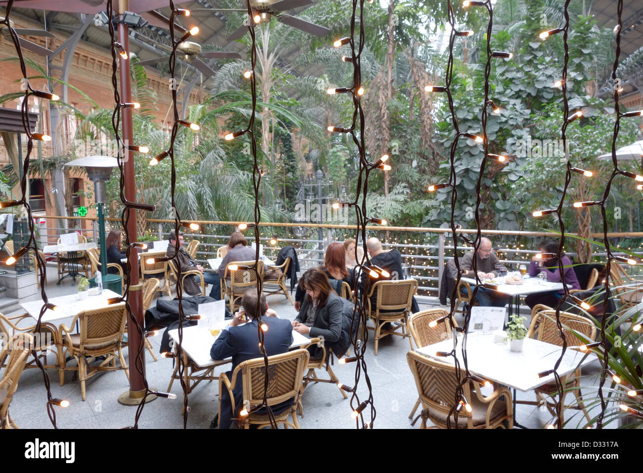 Samarkanda restaurant la gare d'Atocha madrid espagne renfe Banque D'Images