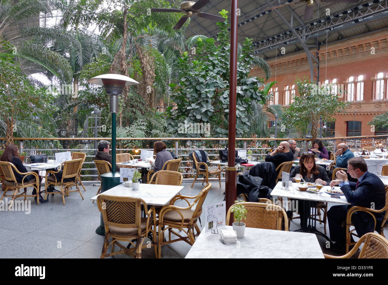 Samarkanda restaurant la gare d'Atocha madrid espagne renfe Banque D'Images