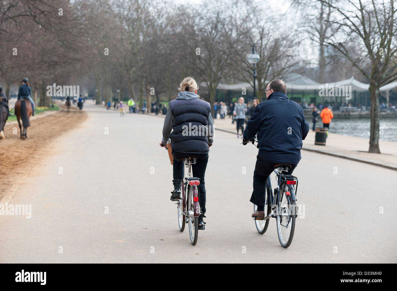 Randonnée à vélo dans la région de Hyde Park, Londres - cyclistes, UK Banque D'Images