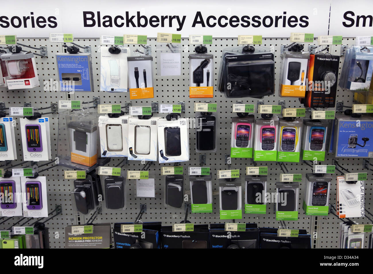 Une gamme d'accessoires de téléphone mobile Blackberry dans Shop Photo  Stock - Alamy