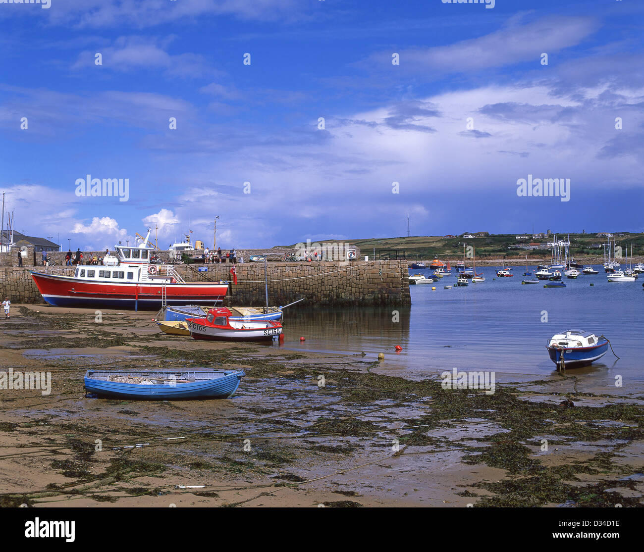 Port et Porthcressa Beach view, St Mary's, Hugh Town, Îles Scilly, Cornwall, Angleterre, Royaume-Uni Banque D'Images