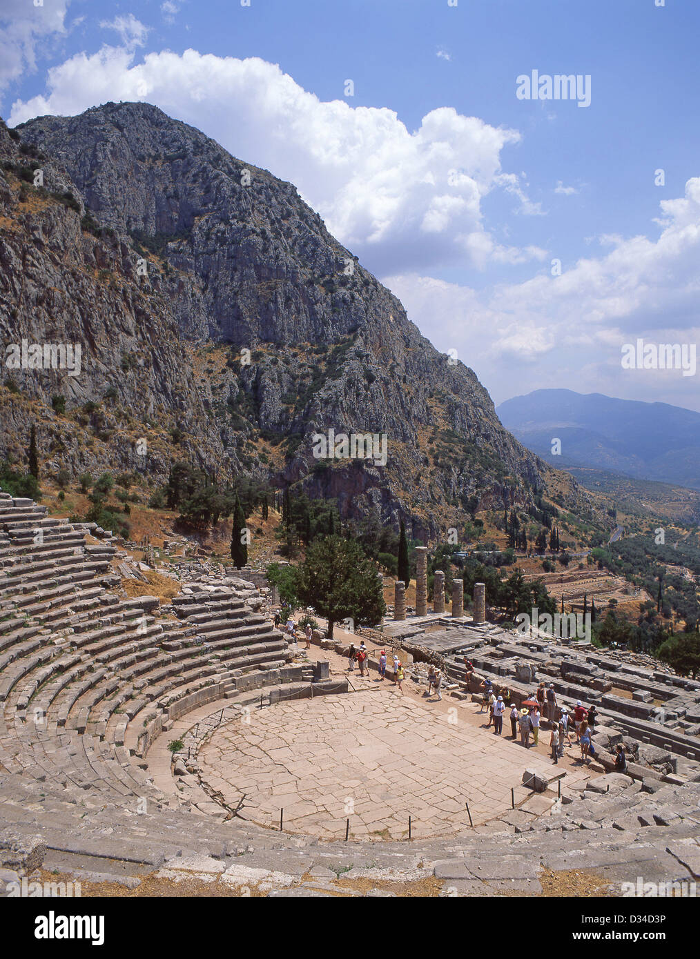 L'ancien théâtre dans le sanctuaire d'Apollon (4e siècle avant J.-C.), Delphi, le Mont Parnasse, Région du Centre de la Grèce, Grèce Banque D'Images