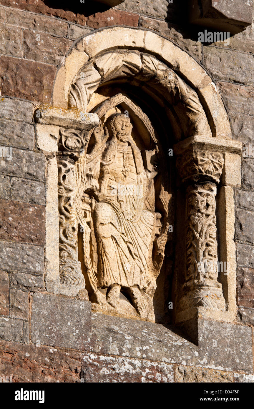 Le Christ en gloire la sculpture, Eglise St Peter, Rous Lench, Worcestershire, Angleterre, RU Banque D'Images