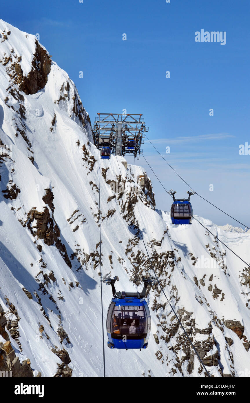 Gondola téléphérique pour le glacier de Hintertux dans Alpes de Zillertal en Autriche Banque D'Images