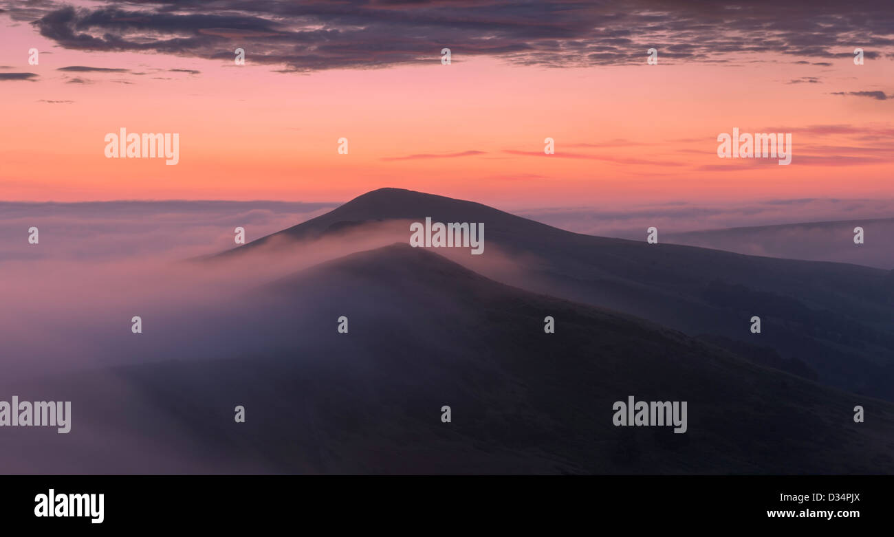 La grande arête à Mam Tor espère valley Derbyshire Peak District Banque D'Images