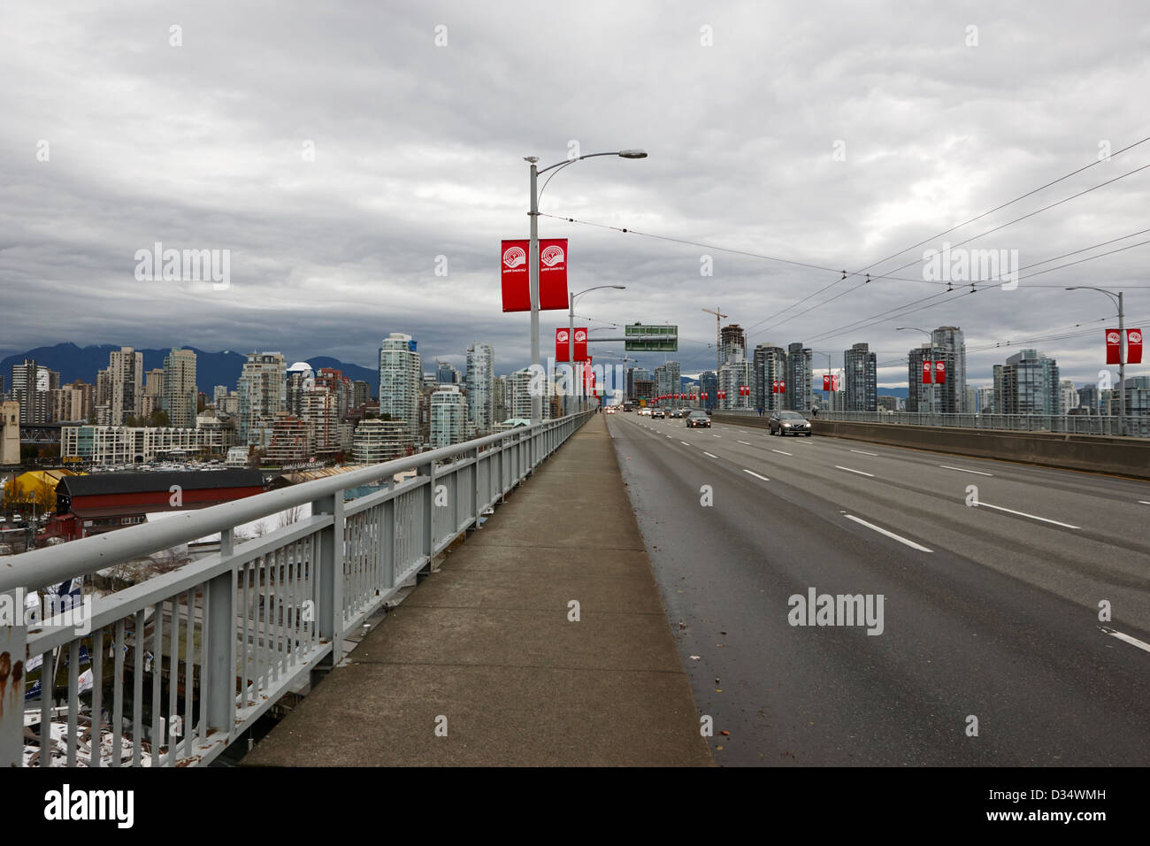 À l'égard du centre-ville de Granville Street Bridge de False Creek Vancouver BC Canada Banque D'Images