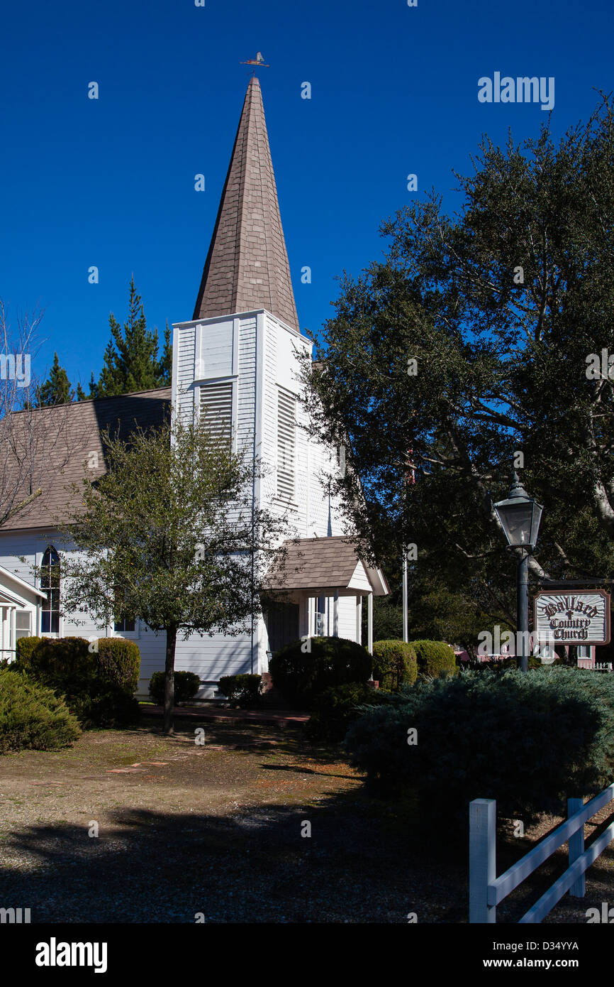 Trois quart vue du Ballard, Californie église de campagne situé dans la vallée de Santa Ynez dans Santa Barbara Pays. Banque D'Images