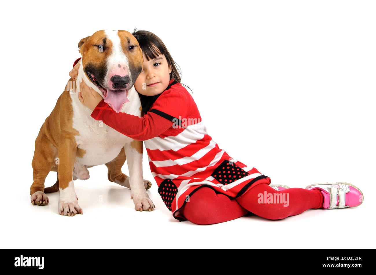 Cute young girl posing avec son Bull Terrier Banque D'Images