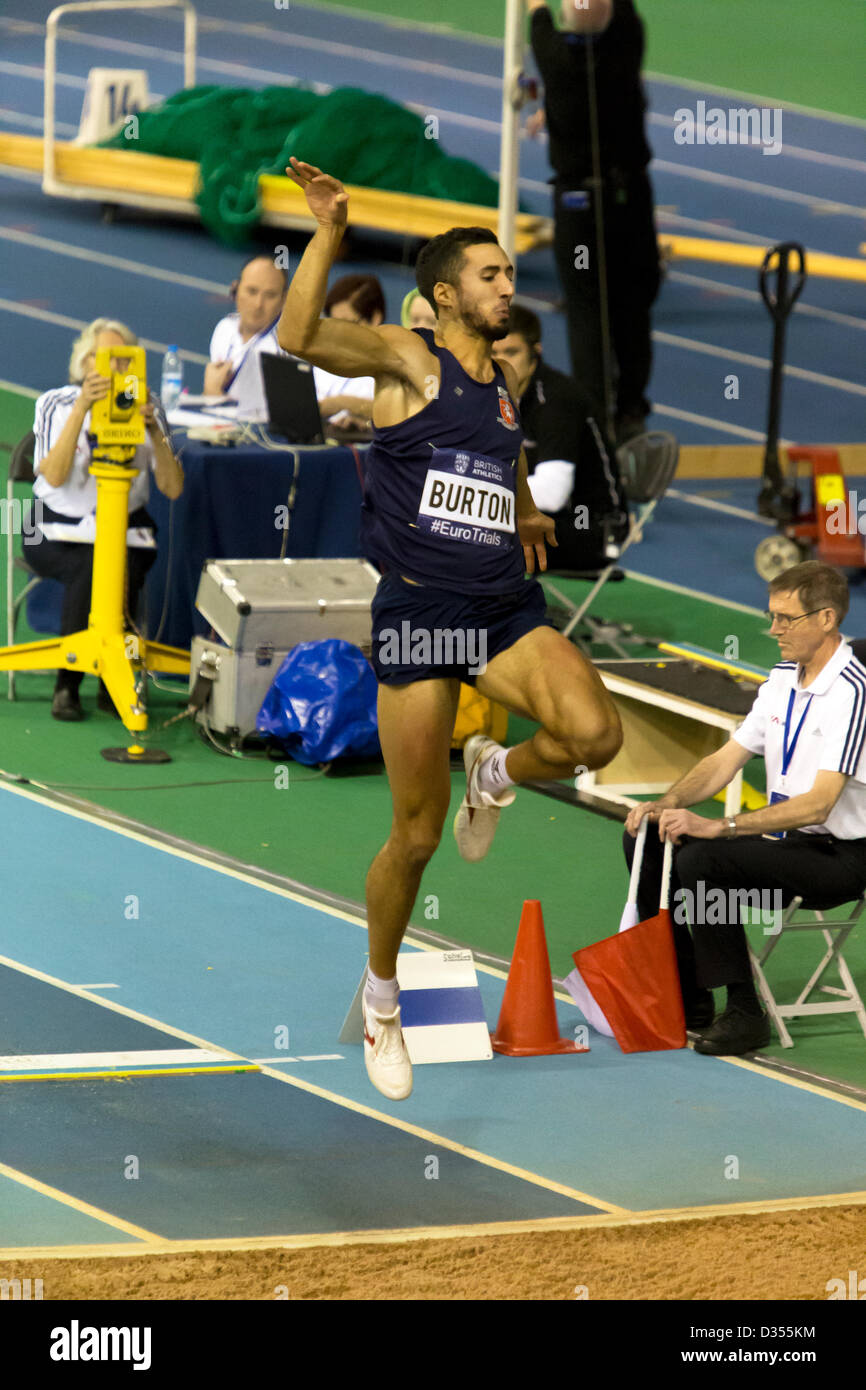 Matthew BURTON vainqueur du saut en longueur - - hommes, finale d'essais cliniques et de l'Athlétisme britannique UK Championships à l'English Institute of Sport (EIS), Sheffield, Angleterre, Royaume-Uni, 09 févr. 2013 Banque D'Images