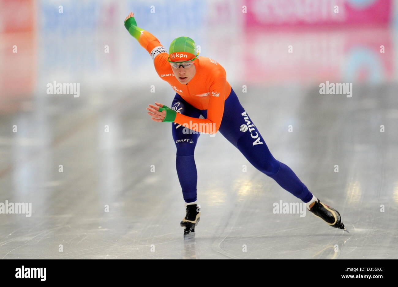 La patineuse de vitesse néerlandaise Diane Valkenburg participe à la women's 3000m course de la Coupe du monde de patinage de vitesse à Max-Aicher-Arena à Inzell, Allemagne, 10 février 2013. Diane Valkenburg a terminé en deuxième place. Photo : Tobias HASE Banque D'Images