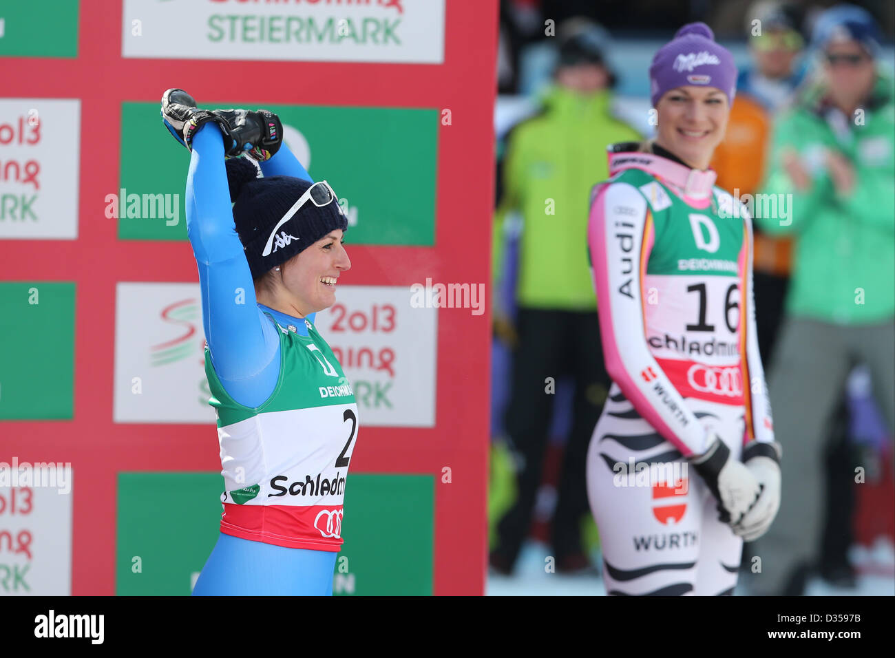 10.02.2013, Schladming, Autriche. Nadia Fanchini et Maria Hoefl-Riesch sur le podium de la Championnats du Monde FIS de Ski Alpin 2013 Banque D'Images