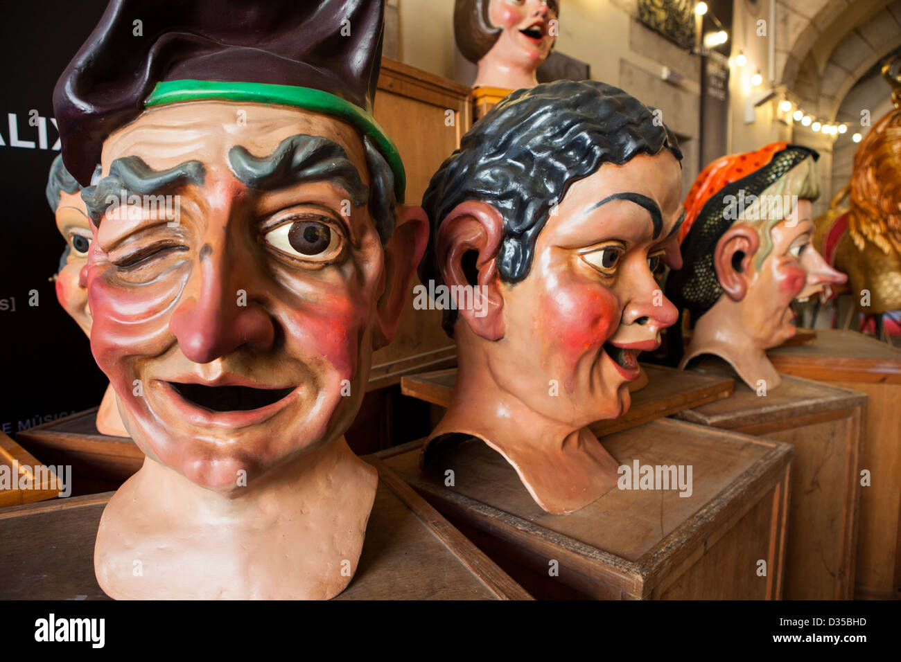 Les chefs Festival affiché au public avant leur utilisation traditionnelle du festival de Barcelone en Février. Banque D'Images