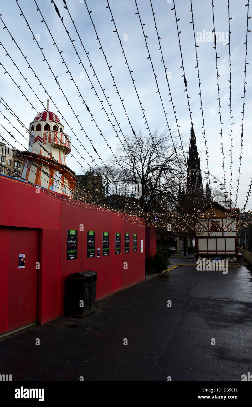 Le centre d'Édimbourg fermé le jour de Noël - foire dans les jardins de Princes Street. Banque D'Images