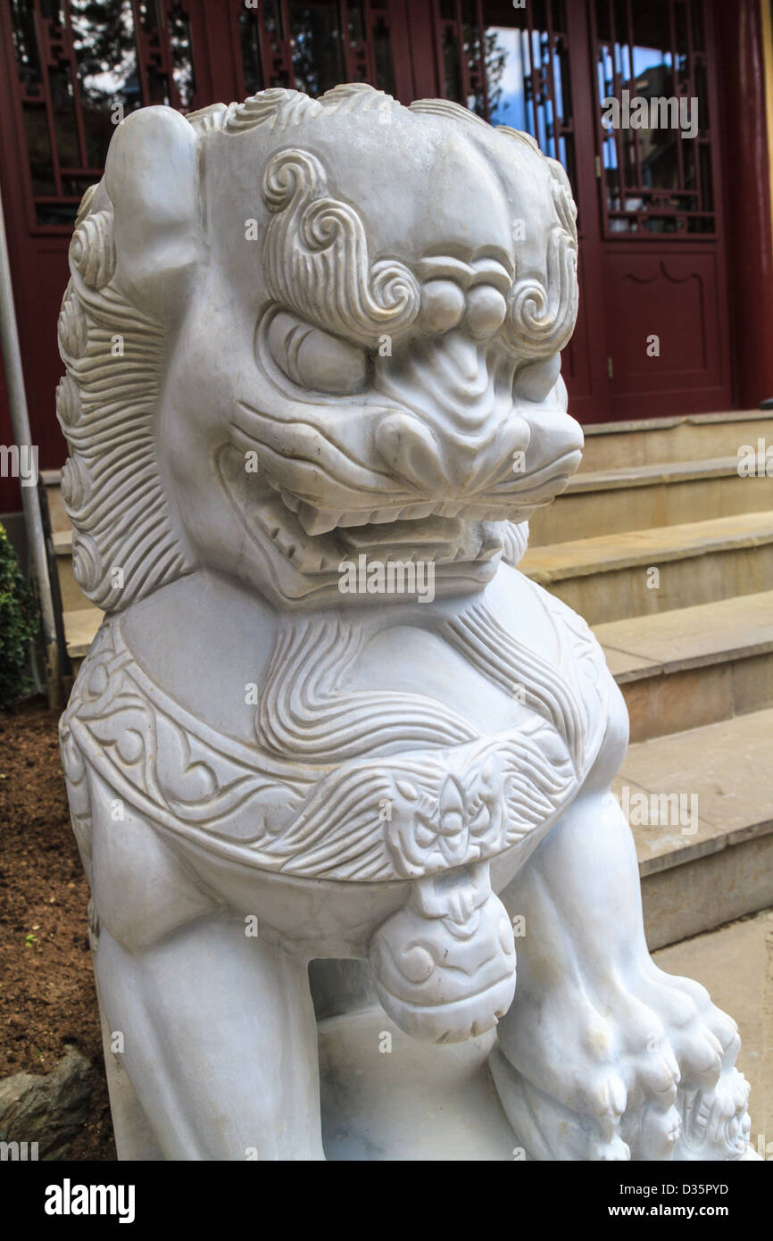 Lion Chinois garde entrée de pagoda Banque D'Images