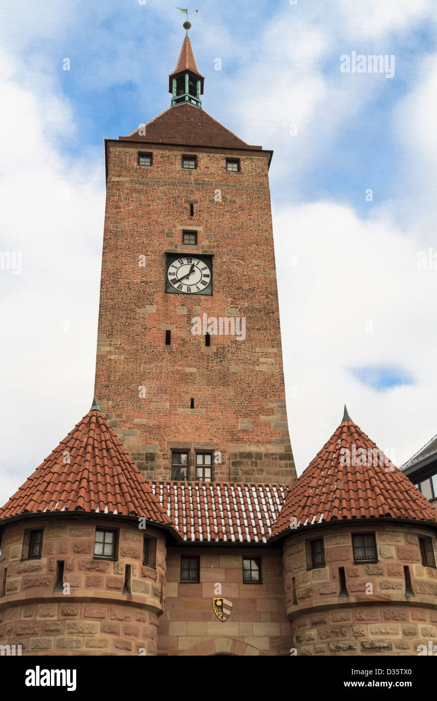 Nuremberg, cité médiévale tour blanche porte, Bavière, Allemagne Banque D'Images