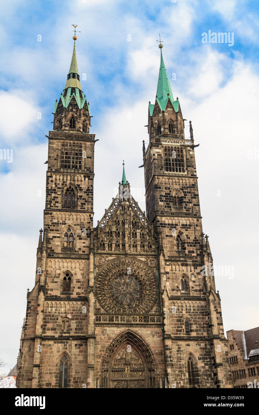 Façade gothique de l'église Saint-Laurent, Nuremberg, Allemagne Banque D'Images
