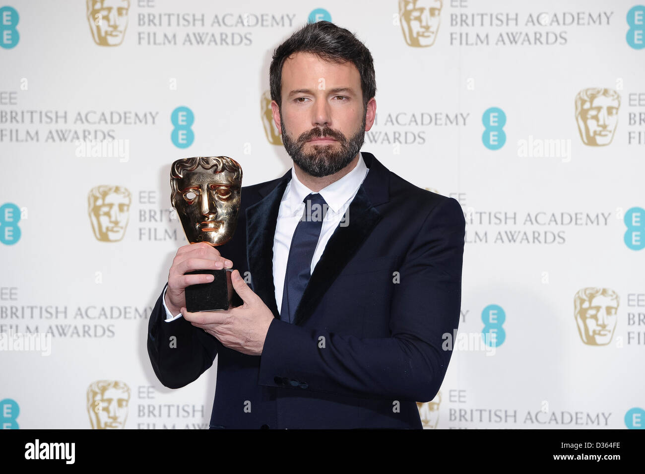 Londres, Royaume-Uni. Feb 10th, 2013. Gagnant du meilleur film et du meilleur réalisateur Ben Affleck pose dans la salle de presse à l'EE British Academy Film Awards au Royal Opera House le 10 février 2013 à Londres, en Angleterre. Credit : London Entertainment/Alamy Live News Banque D'Images