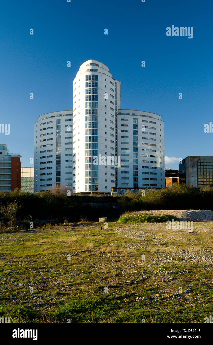 Des immeubles d'appartements de haute élévation Cardiff Wales UK Banque D'Images