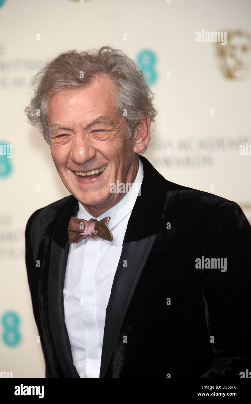 L'acteur Ian McKellen pose dans la salle de presse de l'EE British Academy Film Awards au Royal Opera House de Londres, Angleterre, le 10 février 2013. Photo : Hubert Boesl Banque D'Images