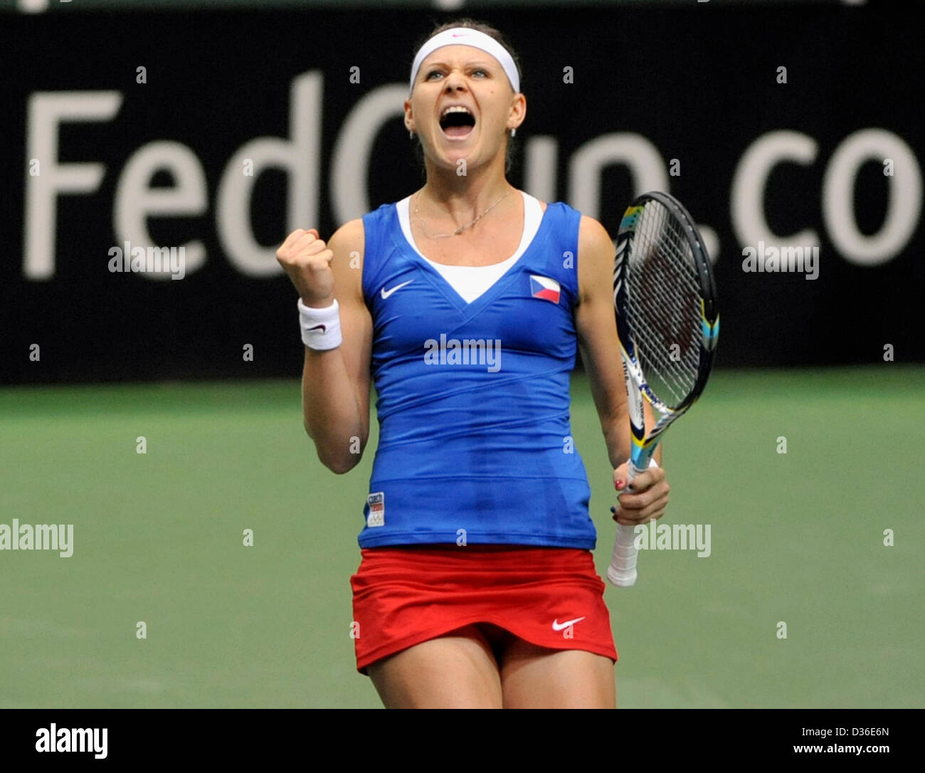 La tchèque Lucie Safarova a remporté le 1er tour de Fed Cup Match contre Samantha Stosur, la République tchèque et l'Australie à Prague, le 9 février 2013. (Photo/CTK Jaroslav Ozana) Banque D'Images