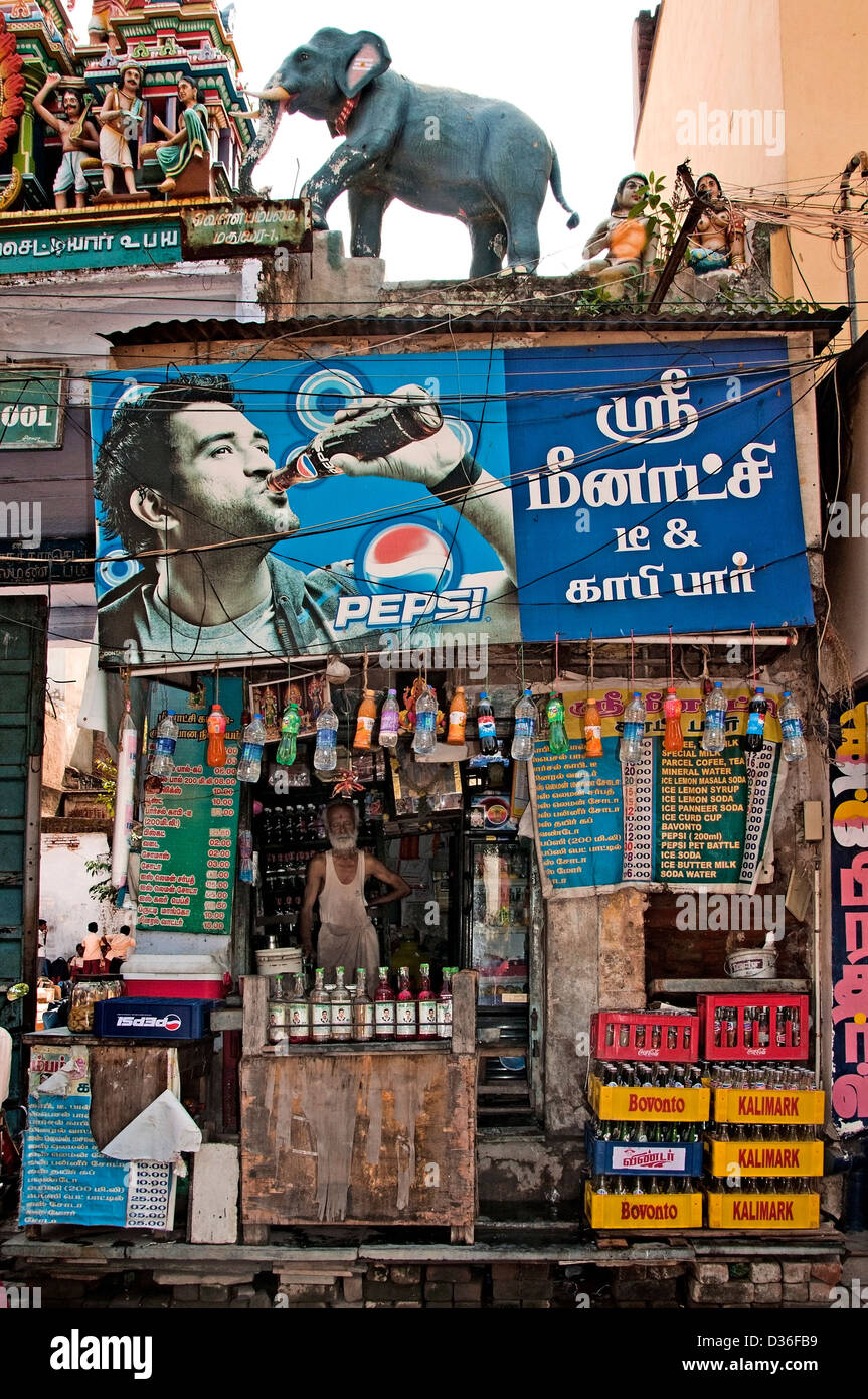 Inde Madurai Tamil Nadu Indian Town City Centre Pepsi Cola fournisseur de panneaux d'Affiches Banque D'Images