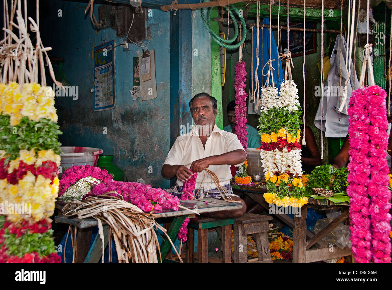 Madurai Inde fleurs indiennes marché Centre-ville du Tamil Nadu Banque D'Images